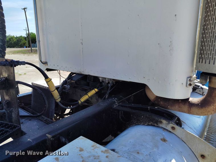 image for item DP4997 1995 Peterbilt  378 semi truck