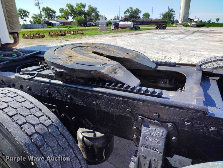 image for item DP4997 1995 Peterbilt  378 semi truck