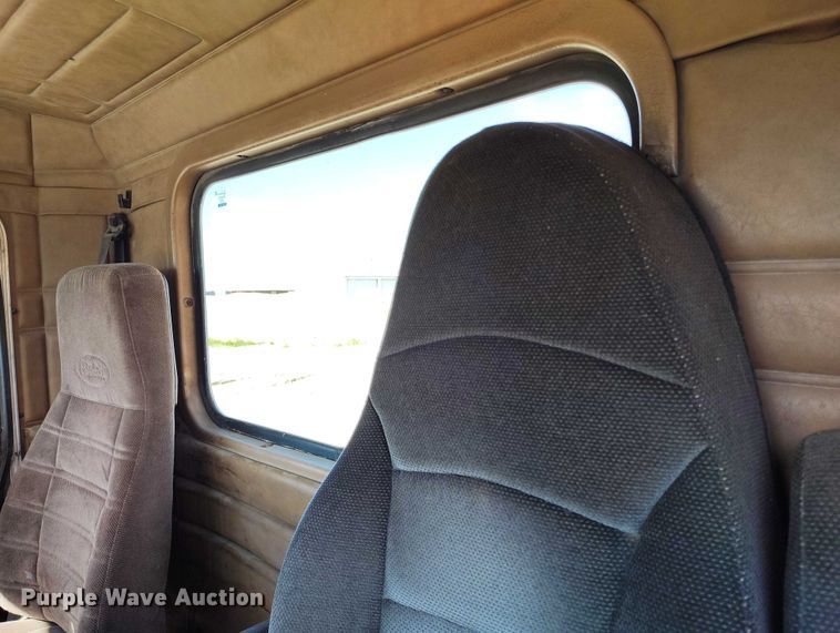 image for item DP4997 1995 Peterbilt  378 semi truck