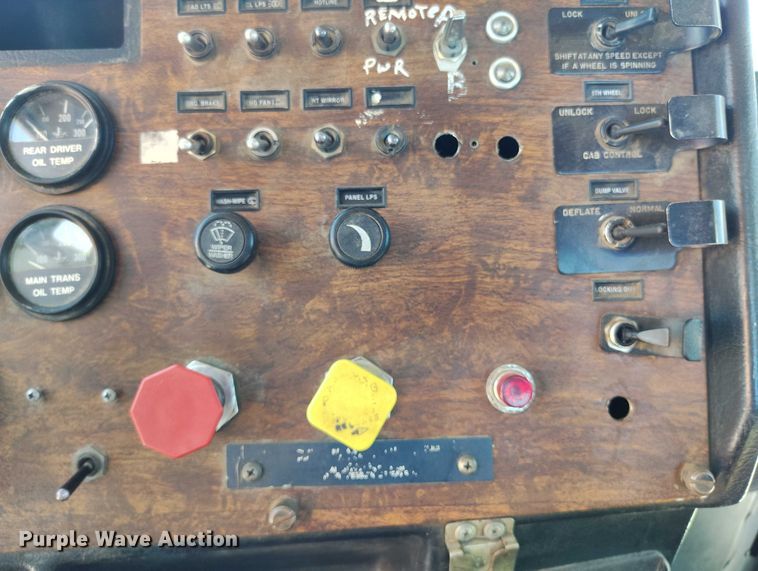 image for item DP4997 1995 Peterbilt  378 semi truck