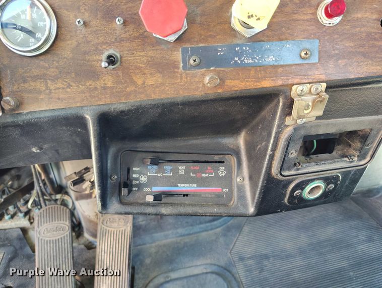 image for item DP4997 1995 Peterbilt  378 semi truck