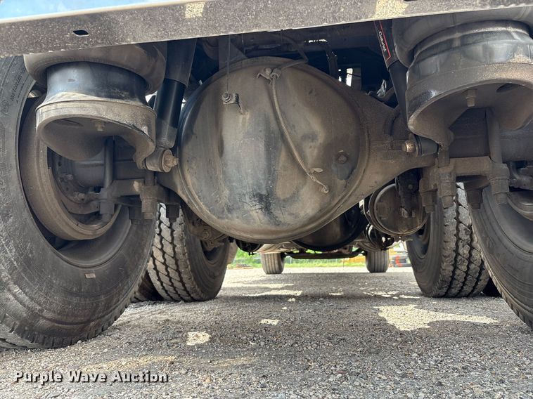 image for item DP6152 2016 Peterbilt 567 semi truck