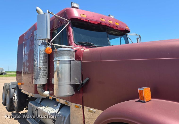 image for item DR3869 1998 Freightliner FLD120 semi truck