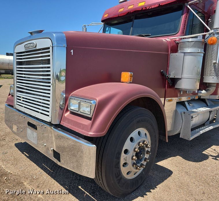 image for item DR3869 1998 Freightliner FLD120 semi truck