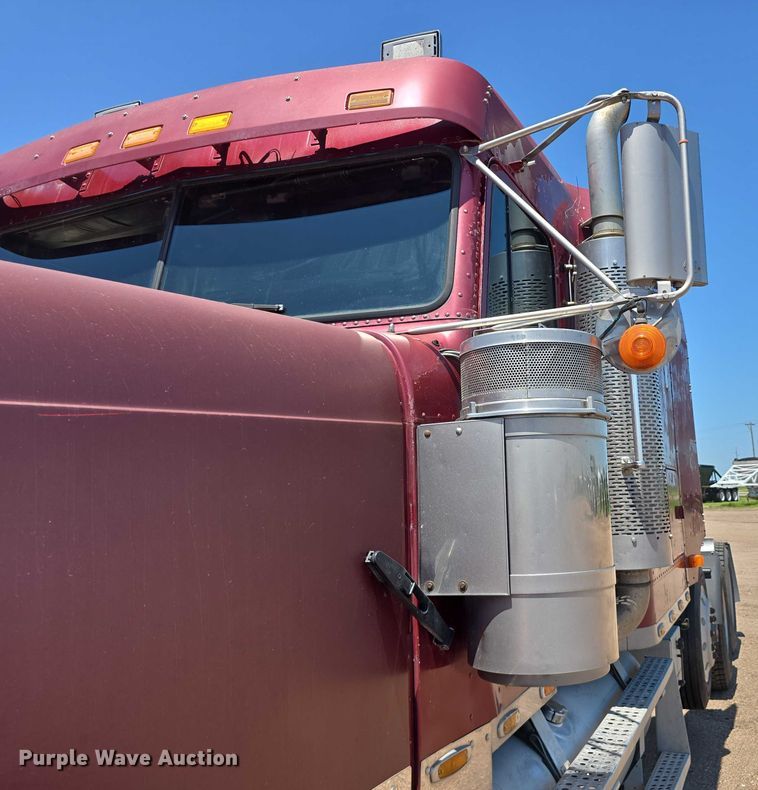 image for item DR3869 1998 Freightliner FLD120 semi truck