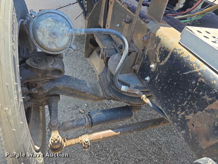 image for item DR3869 1998 Freightliner FLD120 semi truck