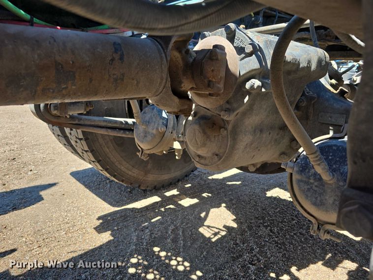 image for item DR3869 1998 Freightliner FLD120 semi truck