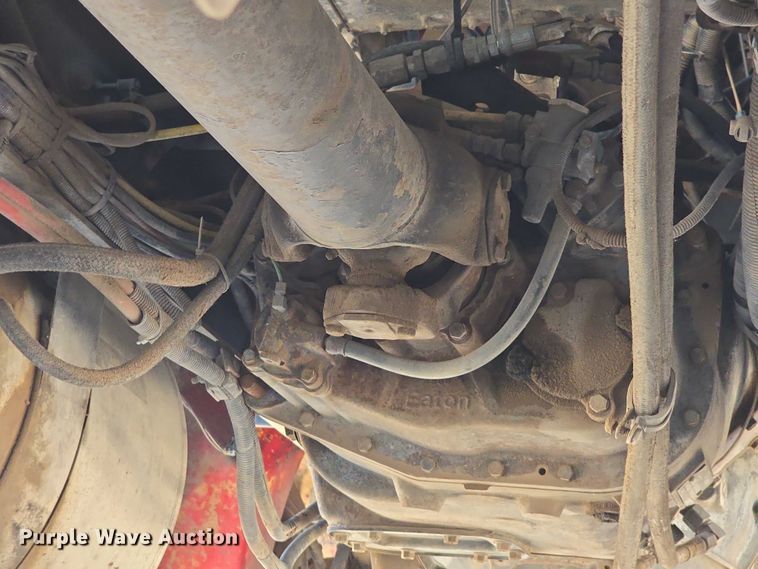 image for item DR3869 1998 Freightliner FLD120 semi truck