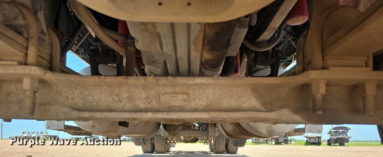 image for item DR3869 1998 Freightliner FLD120 semi truck