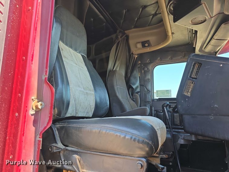 image for item DR3869 1998 Freightliner FLD120 semi truck