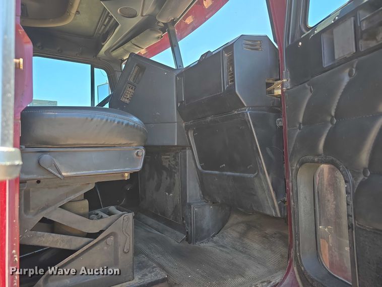 image for item DR3869 1998 Freightliner FLD120 semi truck