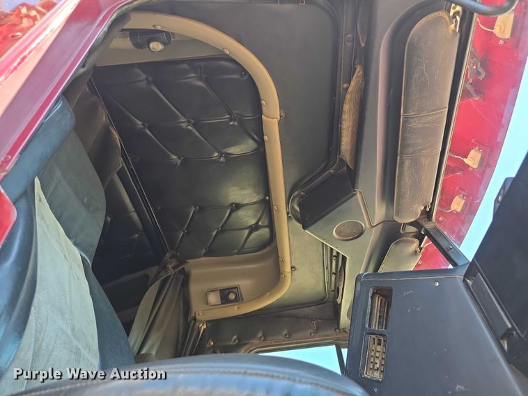 image for item DR3869 1998 Freightliner FLD120 semi truck