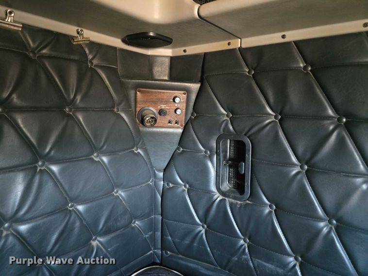 image for item DR3869 1998 Freightliner FLD120 semi truck