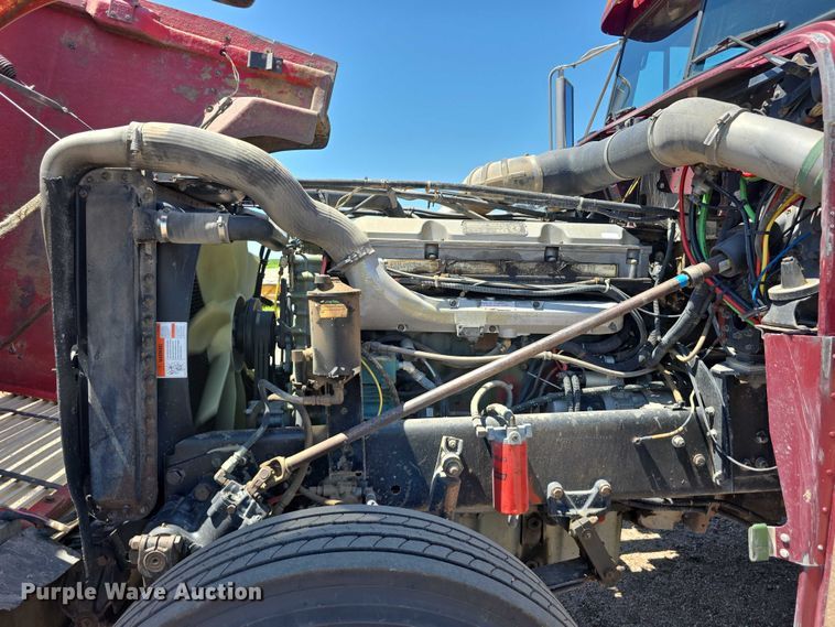 image for item DR3869 1998 Freightliner FLD120 semi truck