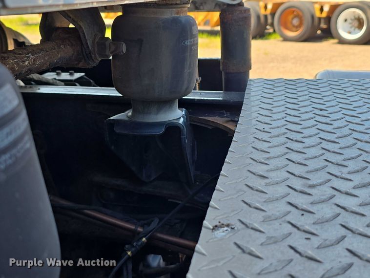 image for item DR3870 2019 Freightliner Cascadia 126 semi truck