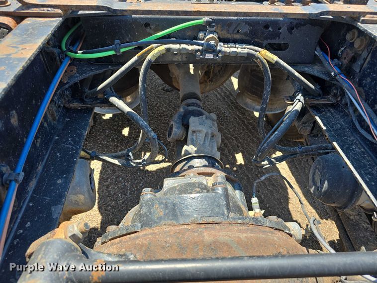 image for item DR3870 2019 Freightliner Cascadia 126 semi truck