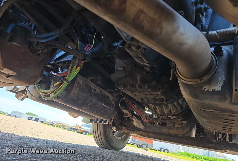 image for item DR3870 2019 Freightliner Cascadia 126 semi truck