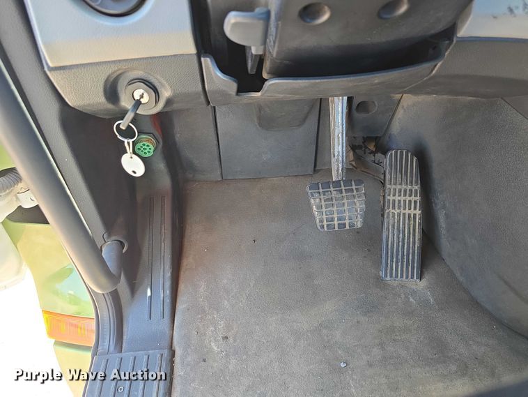 image for item DR3870 2019 Freightliner Cascadia 126 semi truck