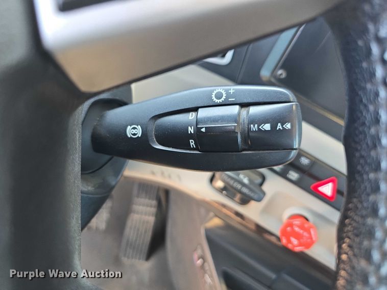 image for item DR3870 2019 Freightliner Cascadia 126 semi truck