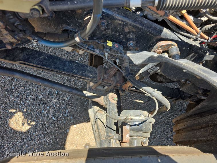 image for item DR3870 2019 Freightliner Cascadia 126 semi truck