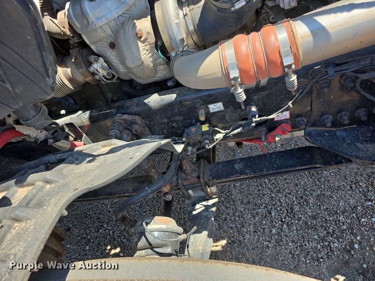 image for item DR3870 2019 Freightliner Cascadia 126 semi truck