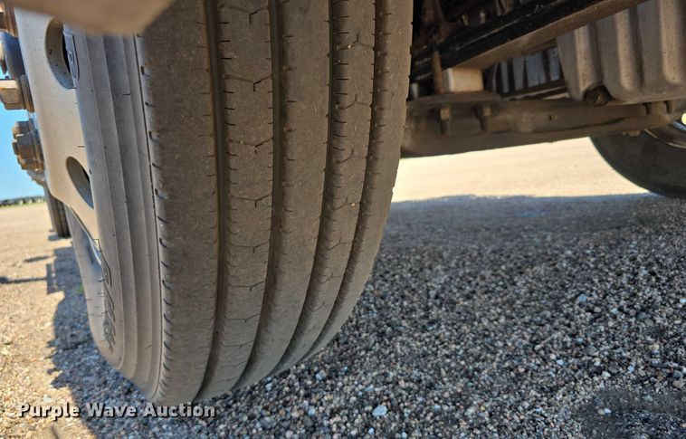 image for item DR3870 2019 Freightliner Cascadia 126 semi truck