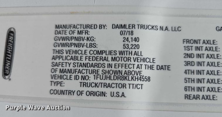 image for item DR3870 2019 Freightliner Cascadia 126 semi truck
