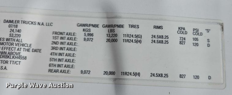 image for item DR3870 2019 Freightliner Cascadia 126 semi truck