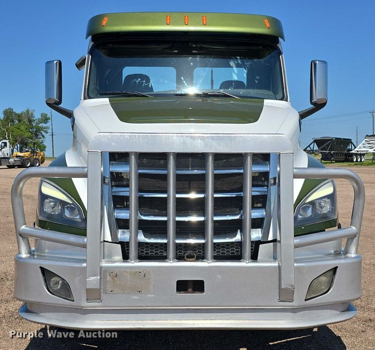 CAMIóN 2020 FREIGHTLINER