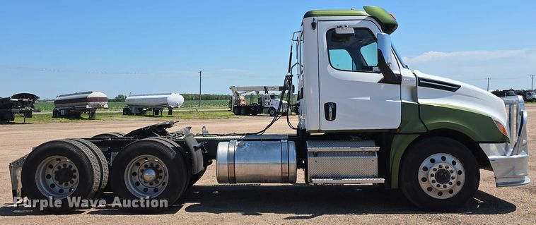 CAMIóN 2020 FREIGHTLINER