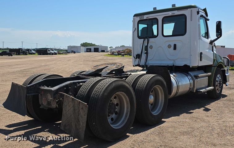 CAMIóN 2020 FREIGHTLINER