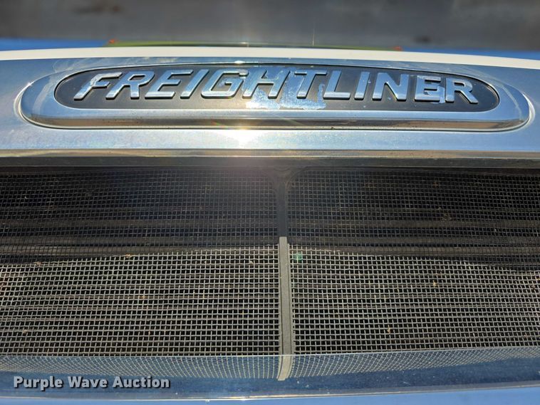 image for item DR3871 2020 Freightliner Cascadia 126 semi truck