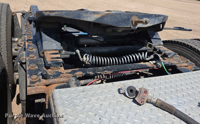 image for item DR3871 2020 Freightliner Cascadia 126 semi truck