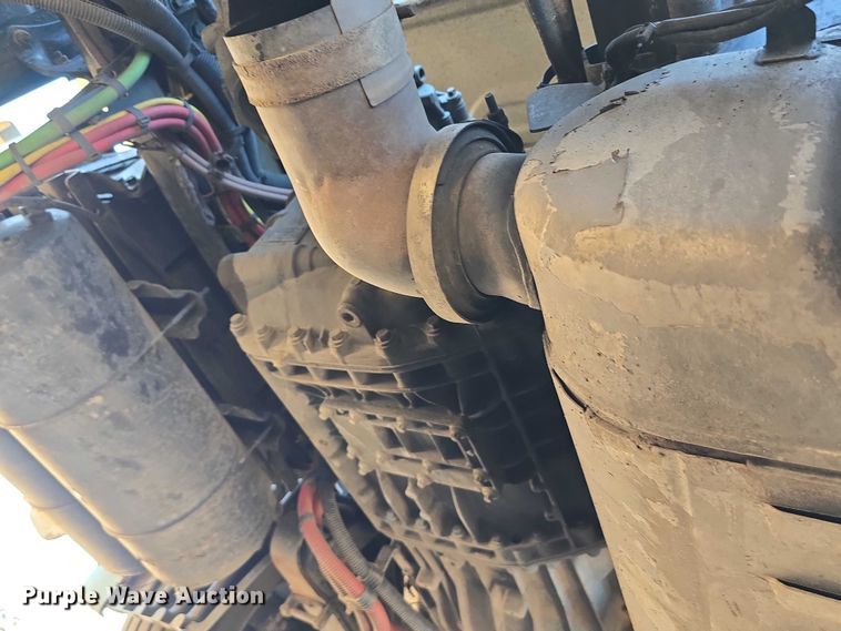 image for item DR3871 2020 Freightliner Cascadia 126 semi truck