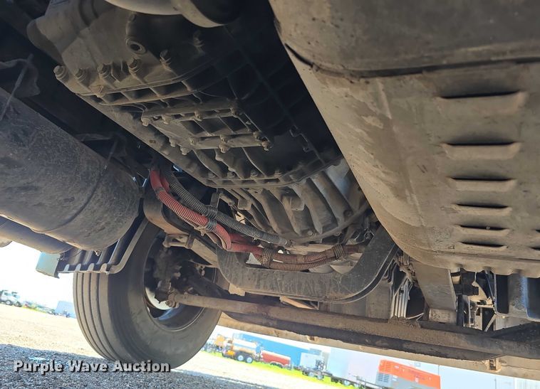 image for item DR3871 2020 Freightliner Cascadia 126 semi truck