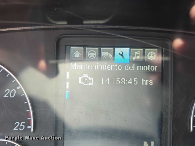 image for item DR3871 2020 Freightliner Cascadia 126 semi truck