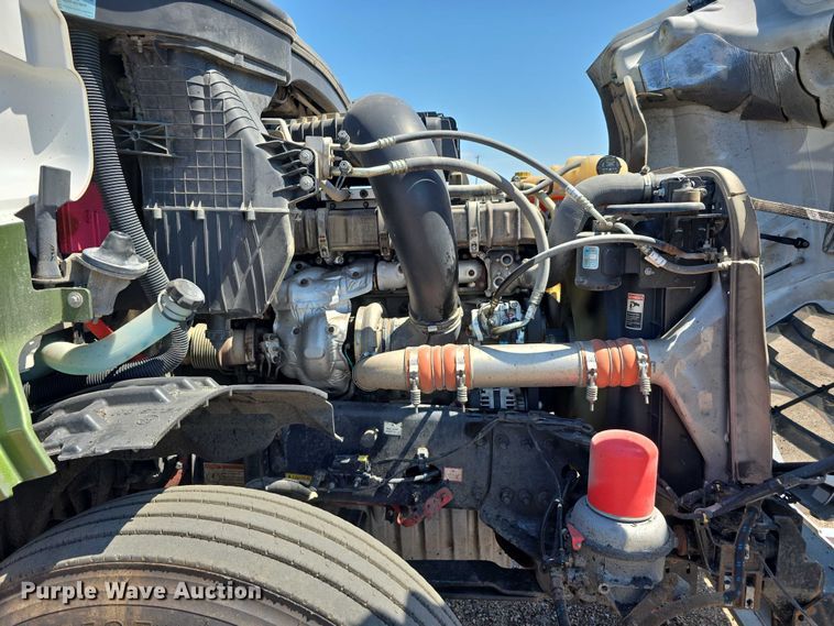 image for item DR3871 2020 Freightliner Cascadia 126 semi truck