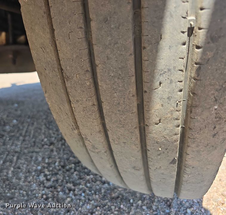 image for item DR3871 2020 Freightliner Cascadia 126 semi truck