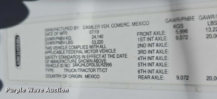 image for item DR3871 2020 Freightliner Cascadia 126 semi truck