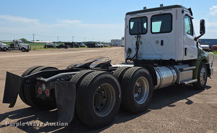 CAMIóN 2019 FREIGHTLINER