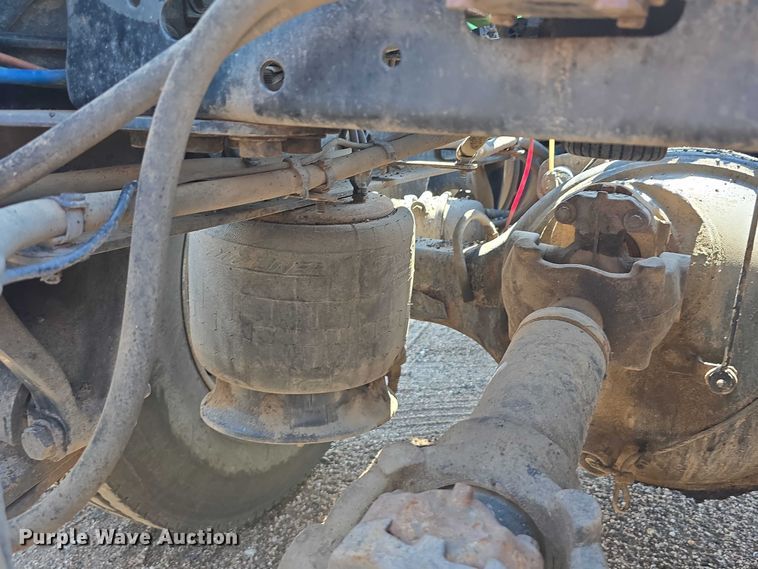 image for item DR3872 2019 Freightliner  Cascadia 126 semi truck