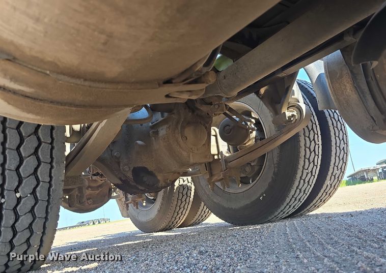 image for item DR3872 2019 Freightliner  Cascadia 126 semi truck