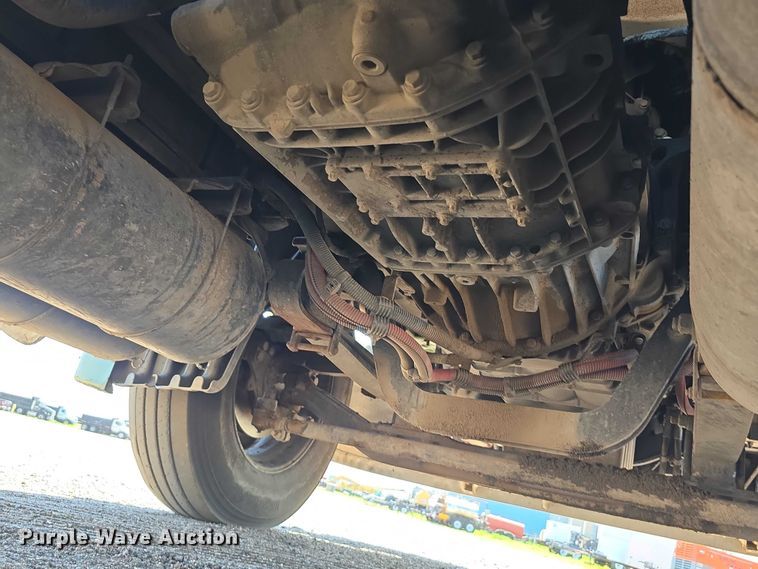 image for item DR3872 2019 Freightliner  Cascadia 126 semi truck