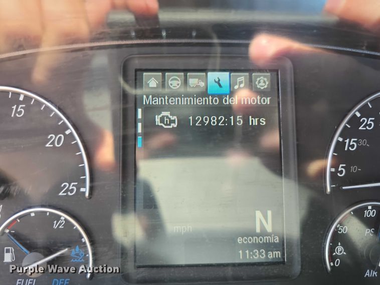 image for item DR3872 2019 Freightliner  Cascadia 126 semi truck