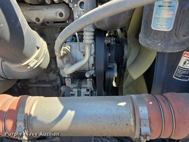 image for item DR3872 2019 Freightliner  Cascadia 126 semi truck