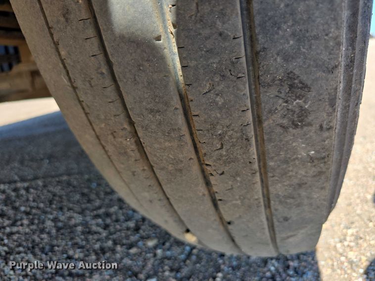 image for item DR3872 2019 Freightliner  Cascadia 126 semi truck