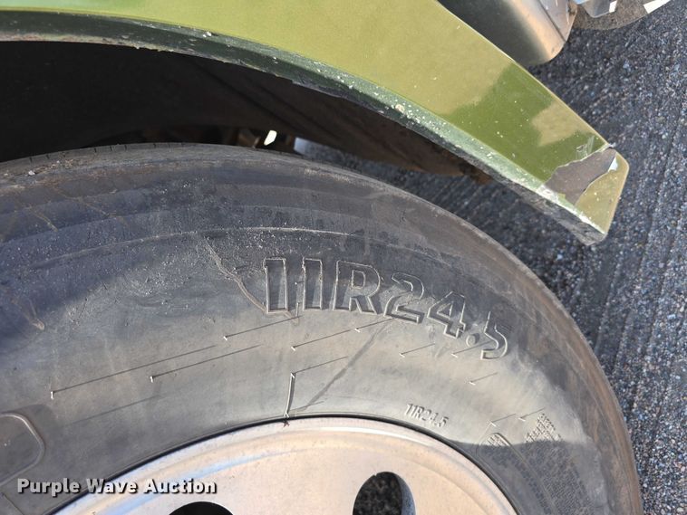 image for item DR3872 2019 Freightliner  Cascadia 126 semi truck