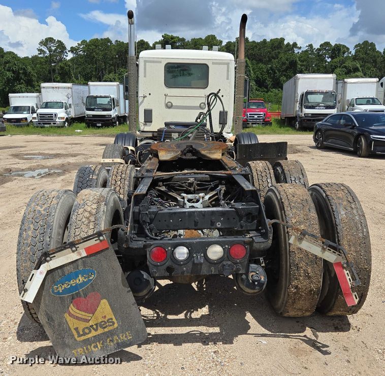 image for item DT4951 2020 Kenworth T880 semi truck