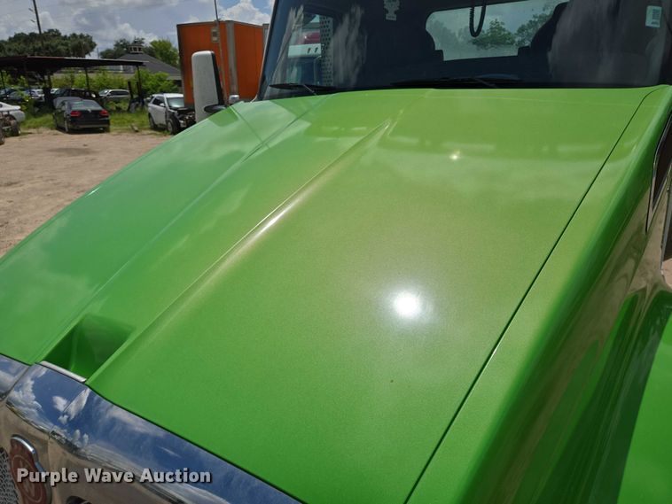 image for item DT4951 2020 Kenworth T880 semi truck