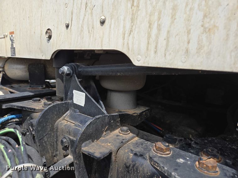 image for item DT4951 2020 Kenworth T880 semi truck